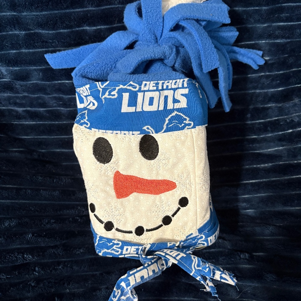 Detroit Lions Snowman Kleenex Cover, show your Lions pride